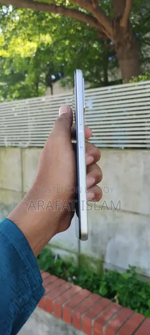 ভিভো ওয়াই৩৩এস ১২৮ জিবি গোল্ড