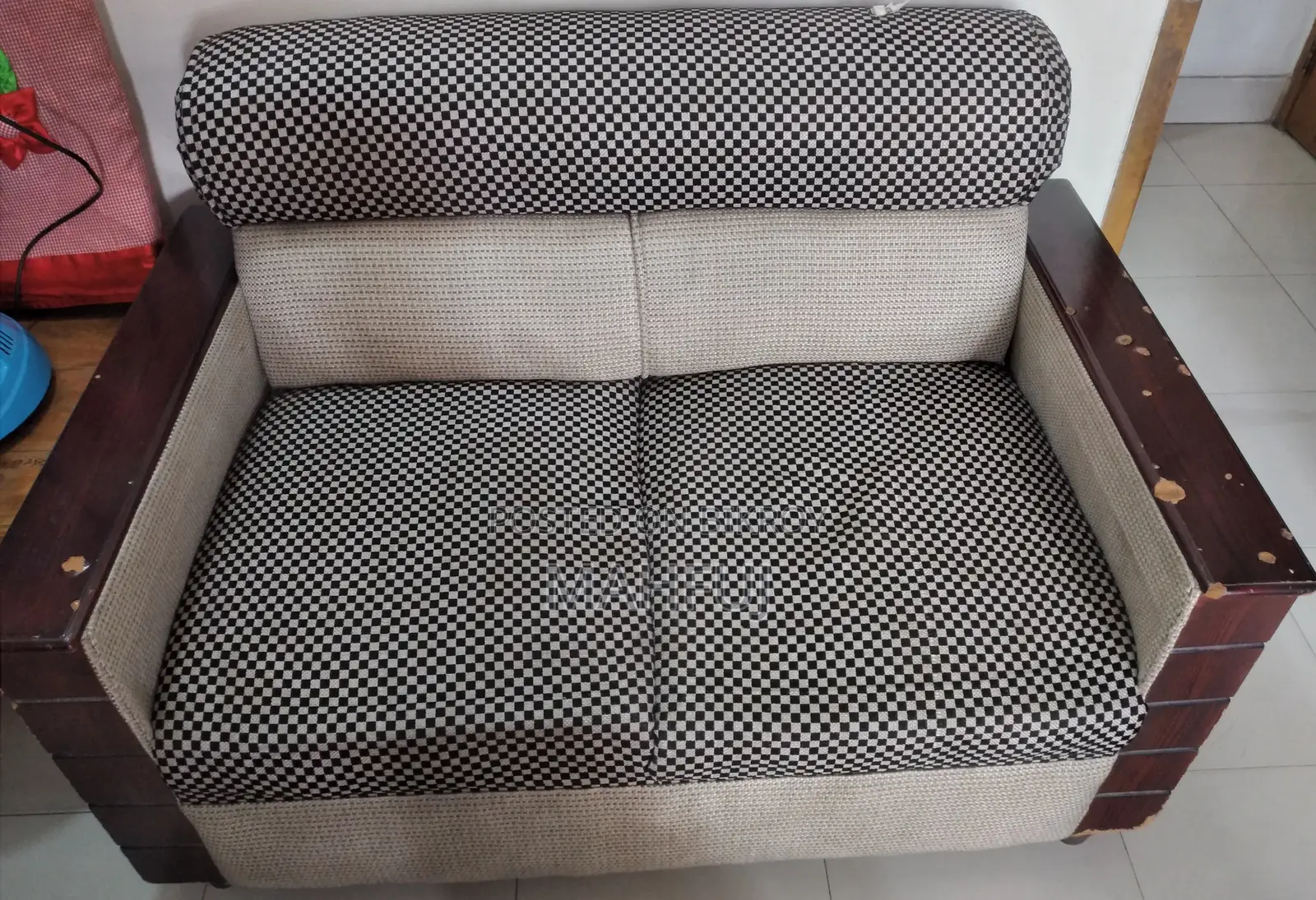ব্যবহৃত সোফা ভালো অবস্থা