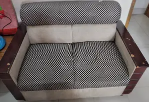ব্যবহৃত সোফা ভালো অবস্থা