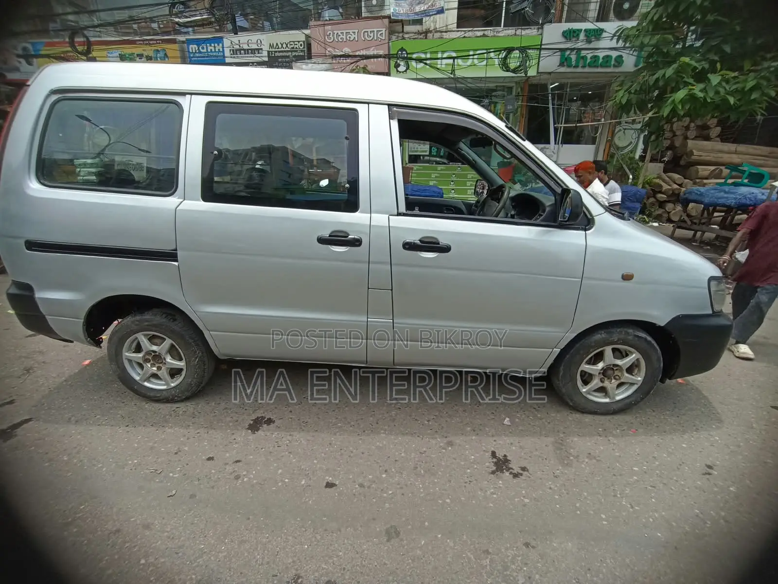 Toyota Noah 2003 Silver