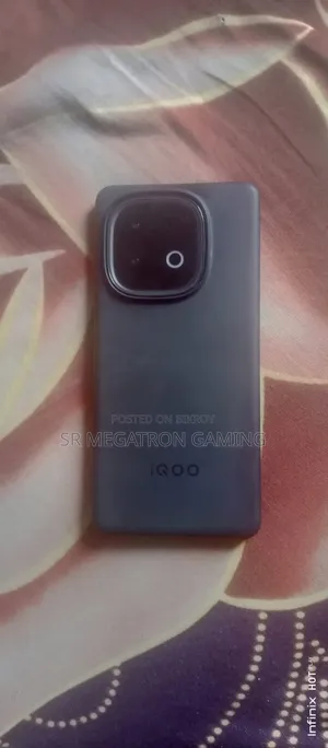 iQOO Z10 256 GB Black