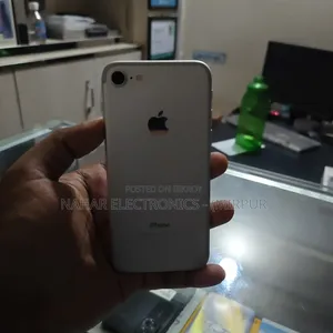 Apple iPhone 7 32 GB Silver