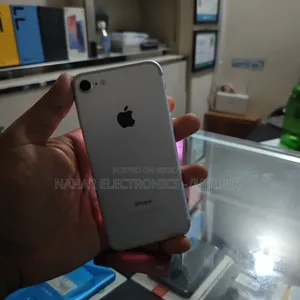 Apple iPhone 7 32 GB Silver