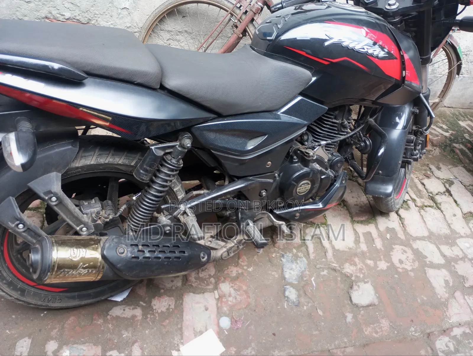 বাজাজ পালসার ১৫০ ২০২২ ব্ল্যাক