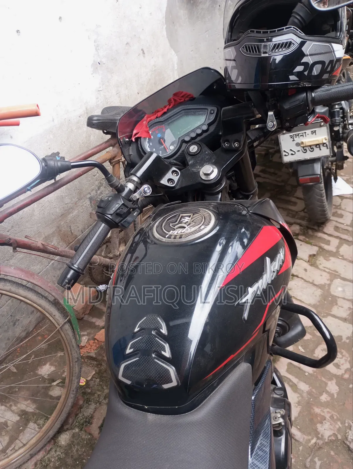 বাজাজ পালসার ১৫০ ২০২২ ব্ল্যাক