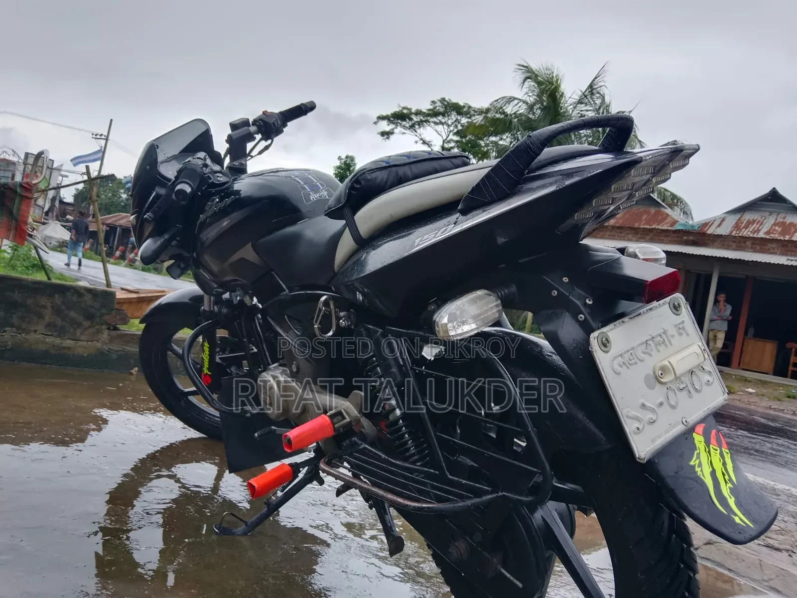বাজাজ পালসার ১৫০ ২০১৬ ব্ল্যাক