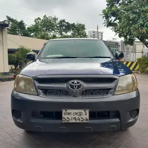 Toyota Hilux 2006 Blue