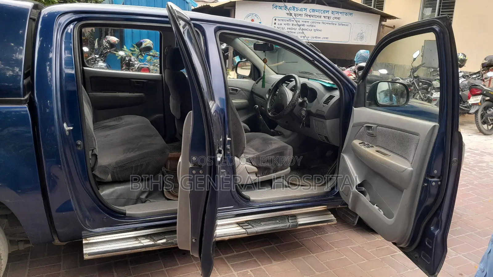 Toyota Hilux 2006 Blue