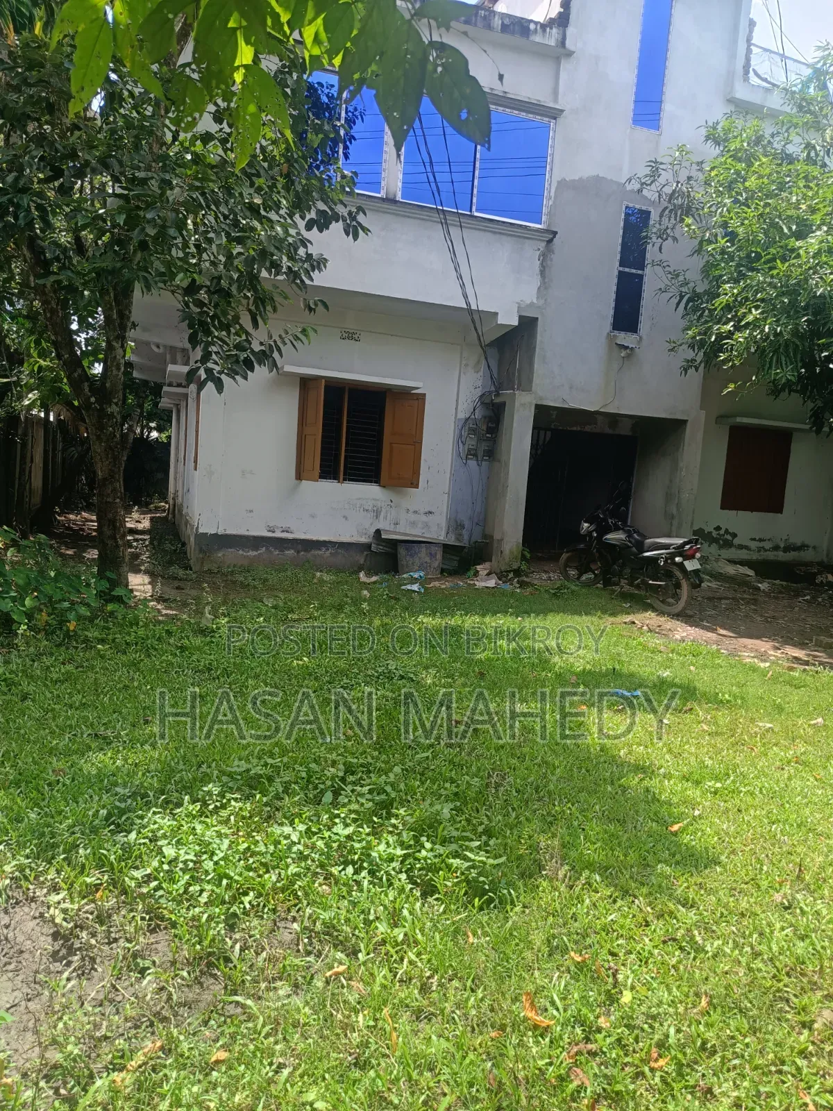 মোড়েলগঞ্জে ১০ বেডরুমের বাড়ি বিক্রয়