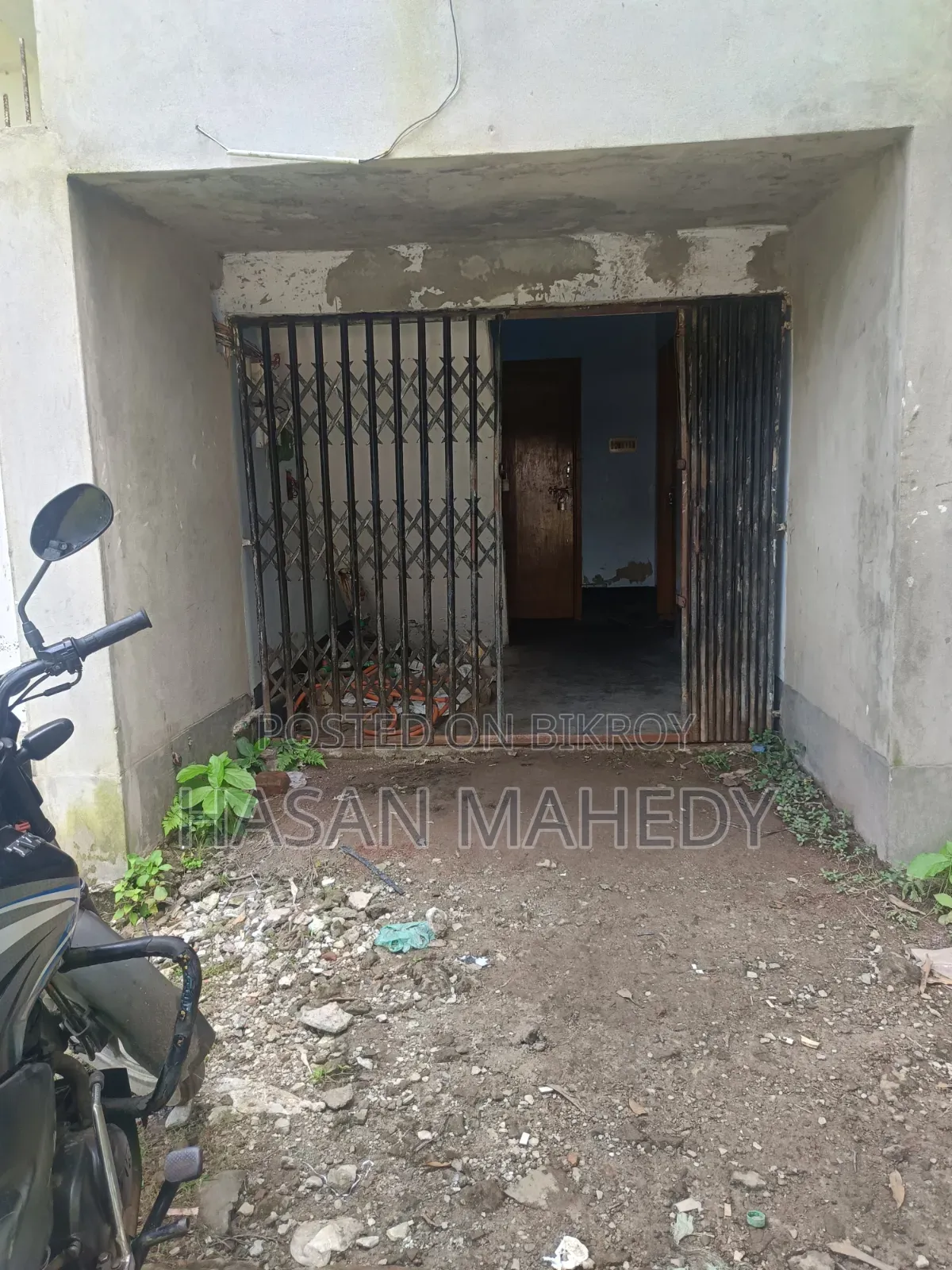 মোড়েলগঞ্জে ১০ বেডরুমের বাড়ি বিক্রয়
