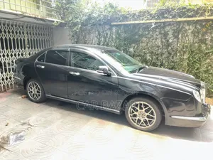মিতসুওকা নুয়েরা ২০১১ ম্যাট ব্ল্যাক