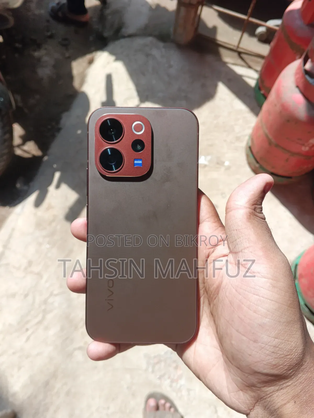 Vivo V70 256 GB Red