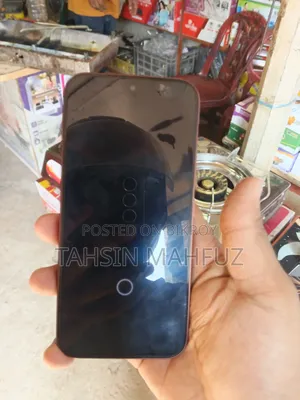 Vivo V70 256 GB Red