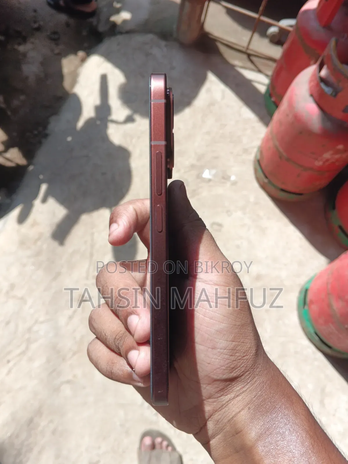 Vivo V70 256 GB Red