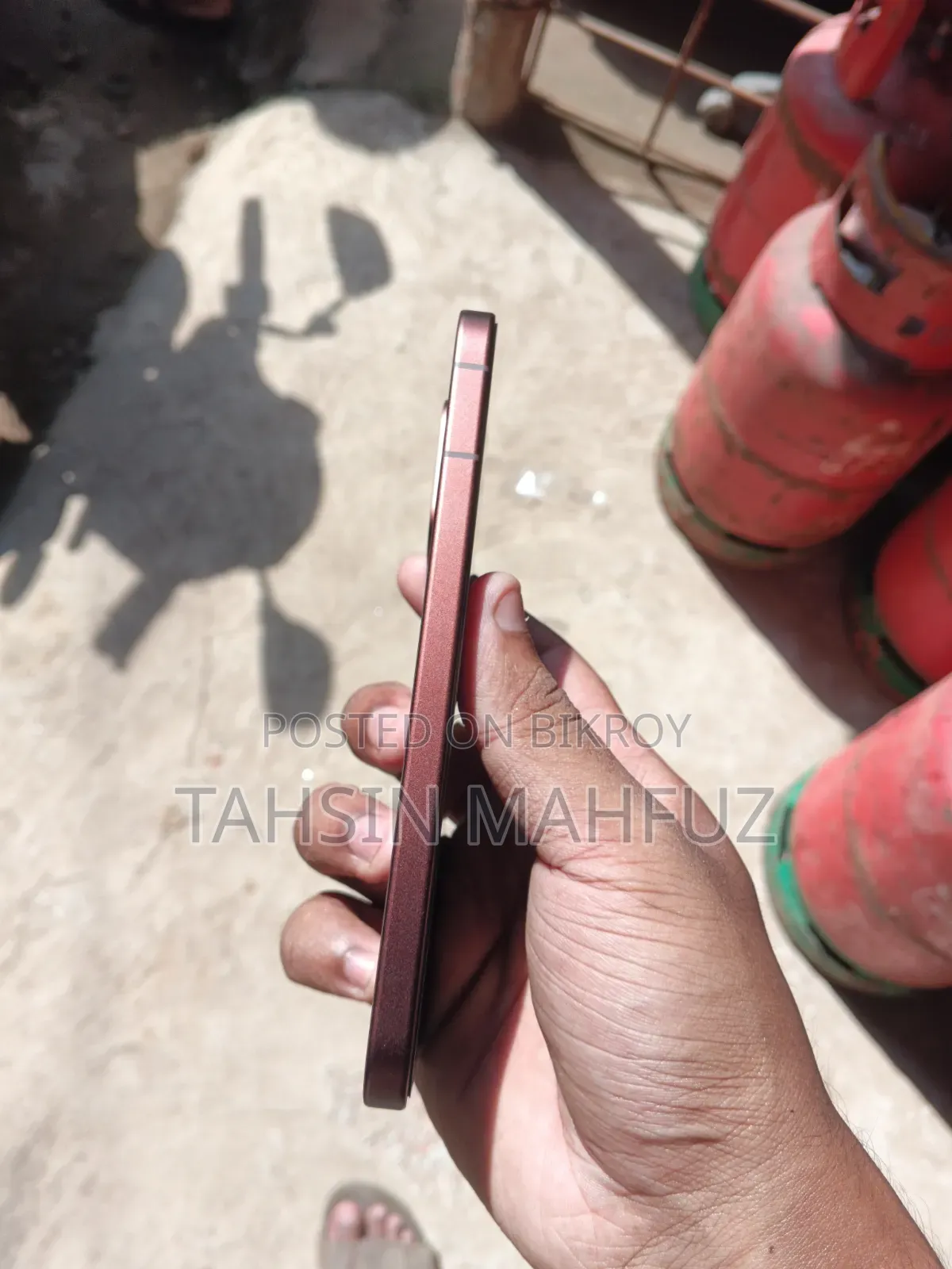 Vivo V70 256 GB Red