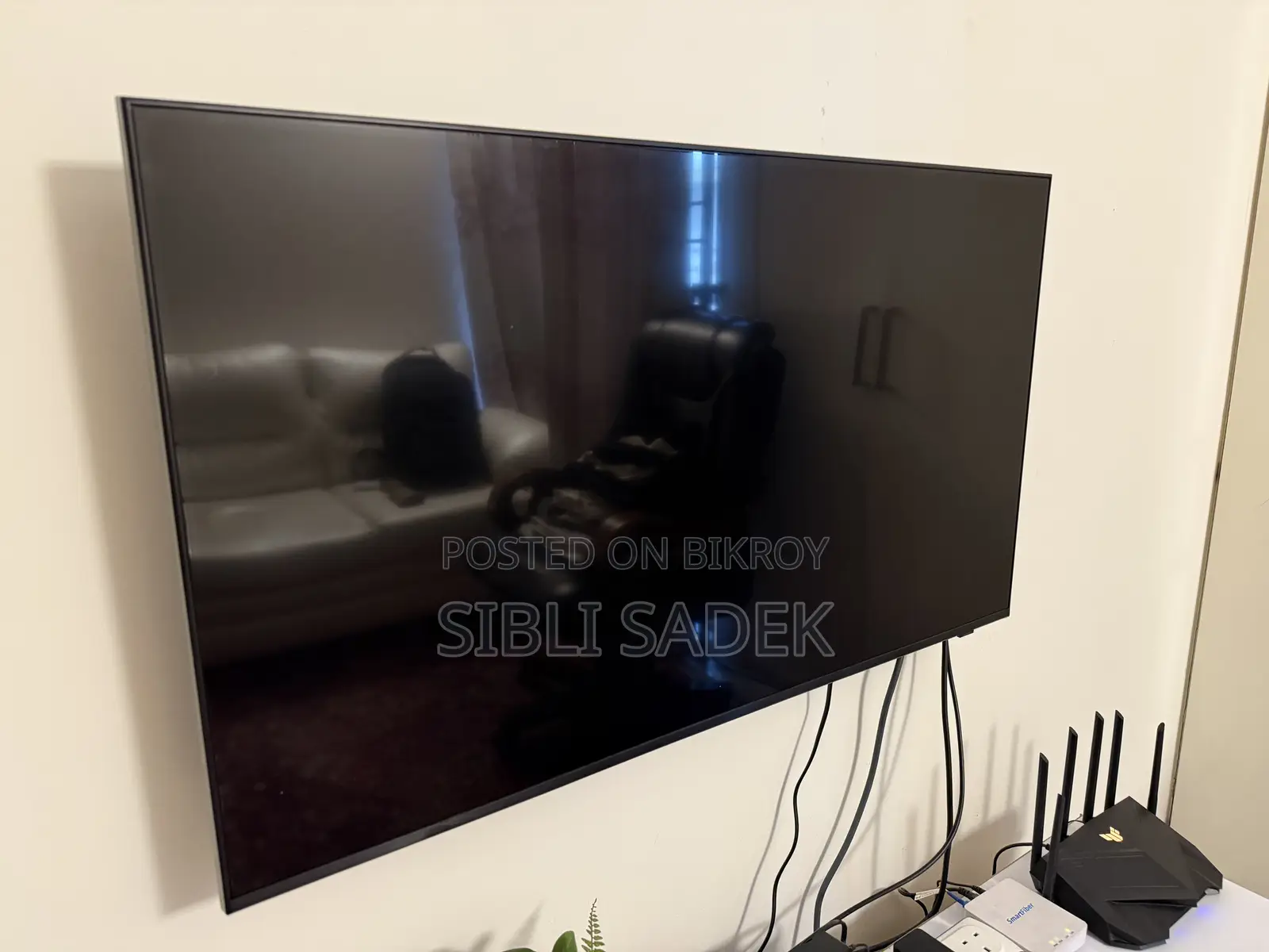 QLED 43 Inch TV (Excellent Condition)