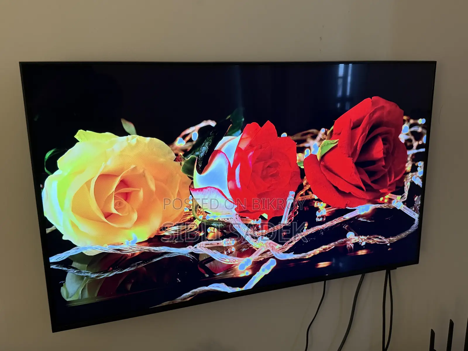 QLED 43 Inch TV (Excellent Condition)
