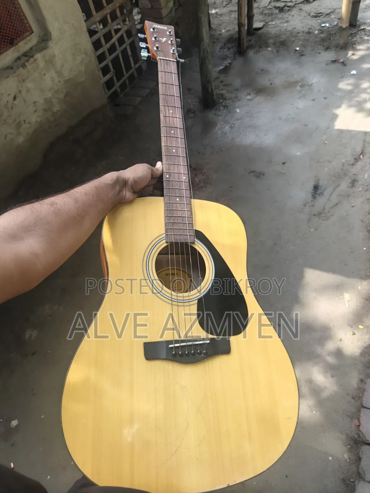 Yamaha F310