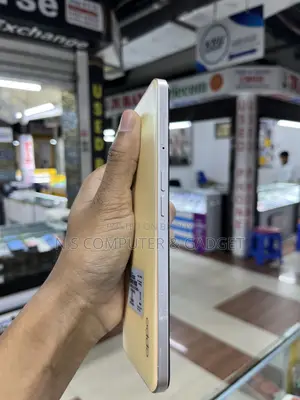 অপো এফ২৩ ২৫৬ জিবি হলুদ