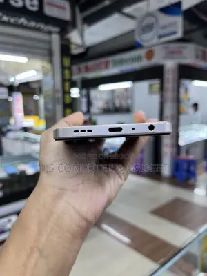 অপো এফ২৩ ২৫৬ জিবি হলুদ
