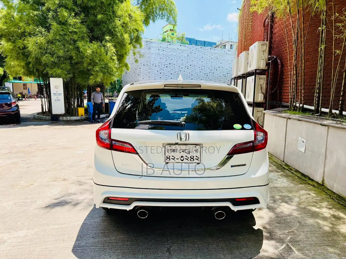হোন্ডা জেড ২০১৫ সাদা