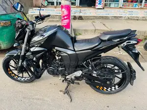 ইয়ামাহা এফজেডএস ভি২ ২০১৮ ব্ল্যাক