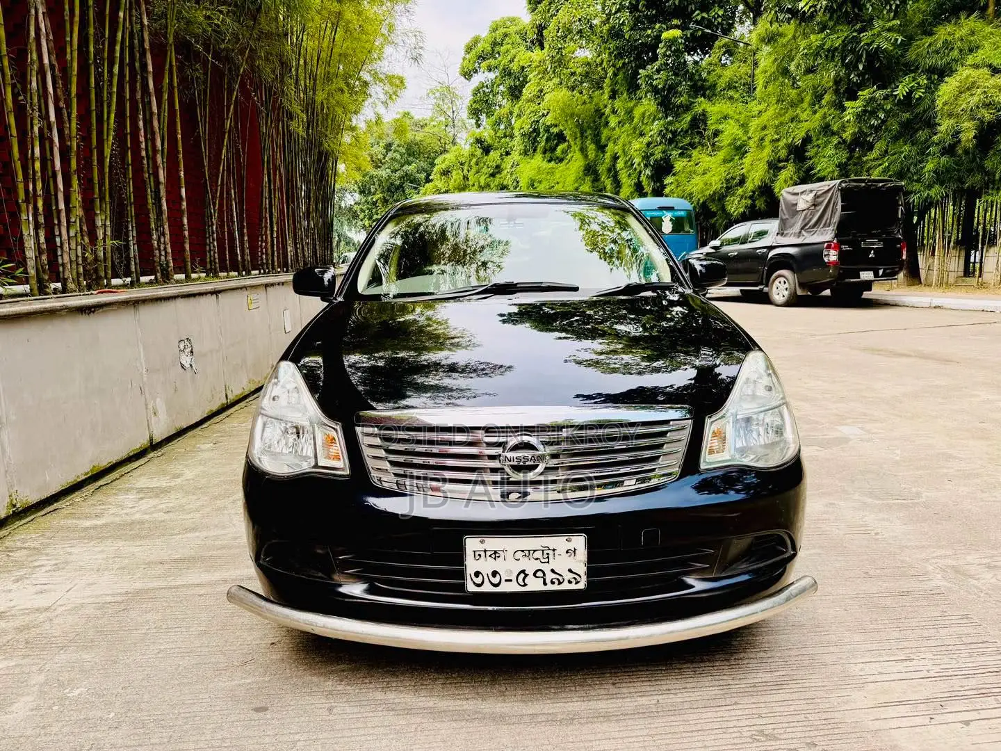 নিসান সিলফি ২০০৬ কালো