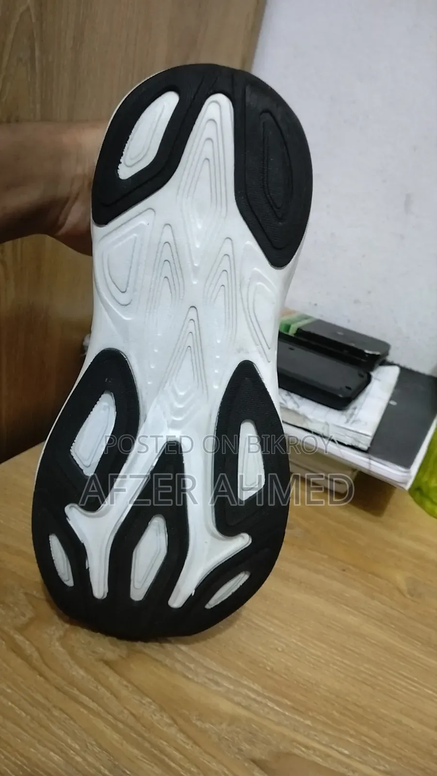 নিউ ব্যালেন্স জুতো একদম নতুন