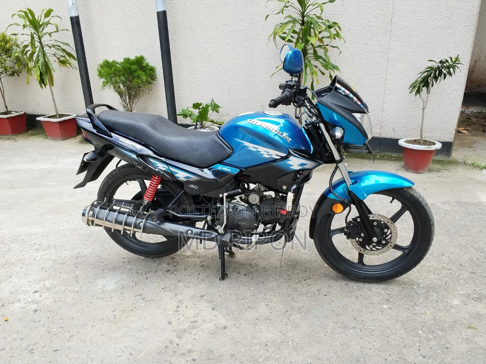 হিরো গ্ল্যামার ২০২৫ নীল