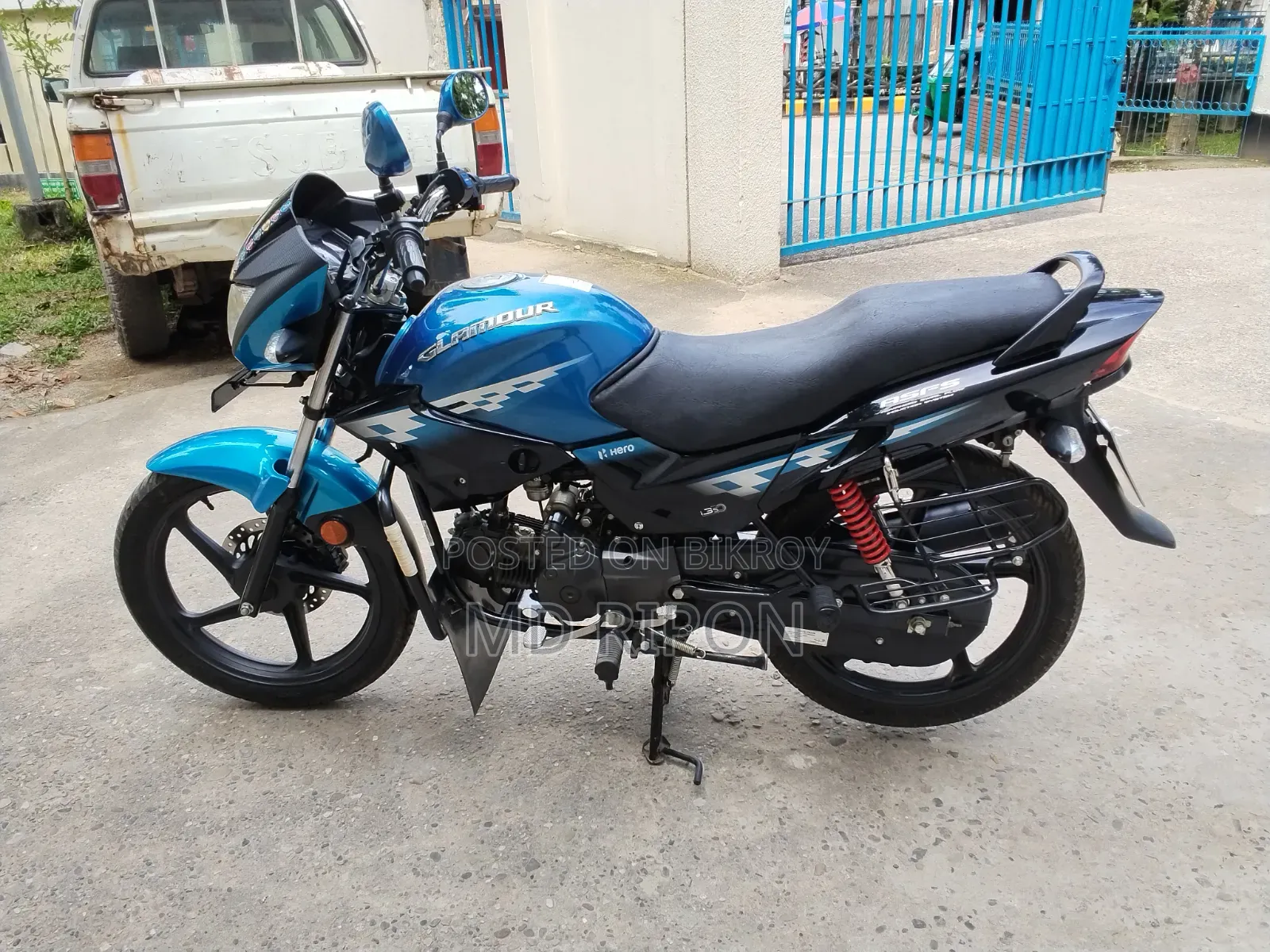 হিরো গ্ল্যামার ২০২৫ নীল