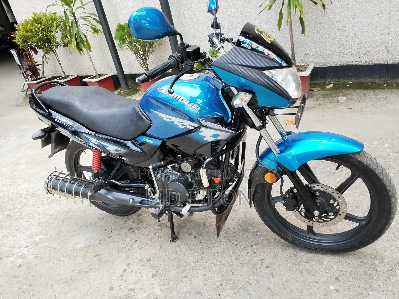হিরো গ্ল্যামার ২০২৫ নীল
