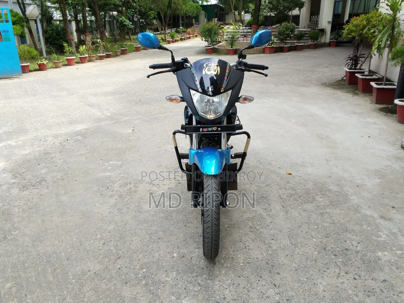 হিরো গ্ল্যামার ২০২৫ নীল