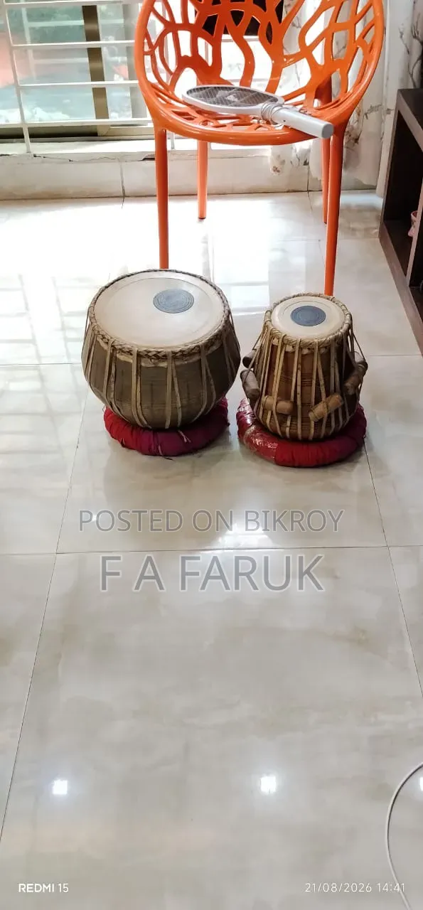2 Tablas for sale, like new