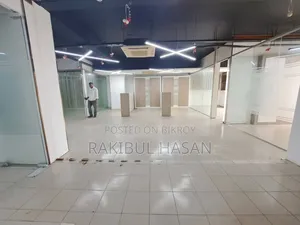 গুলশান ১ এ ৩৬০০ বর্গফুটের আংশিক সুসজ্জিত অফিস ভাড়া