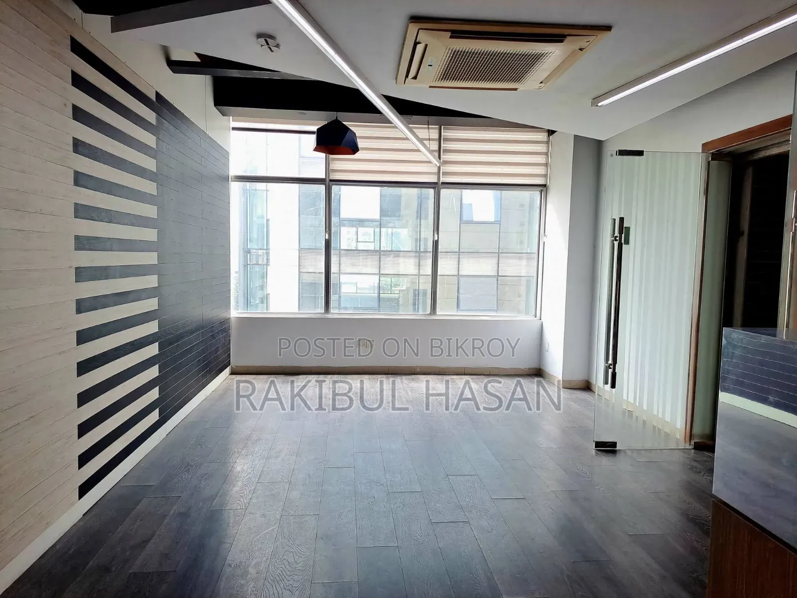 গুলশান ১ এ ৩৬০০ বর্গফুটের আংশিক সুসজ্জিত অফিস ভাড়া