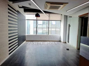 গুলশান ১ এ ৩৬০০ বর্গফুটের আংশিক সুসজ্জিত অফিস ভাড়া