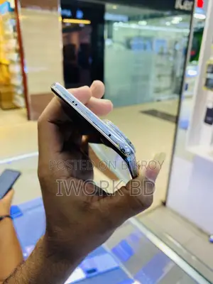 New Vivo V50e 128 GB Silver