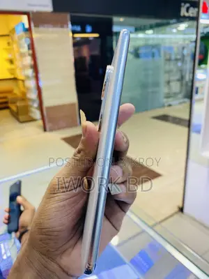 New Vivo V50e 128 GB Silver