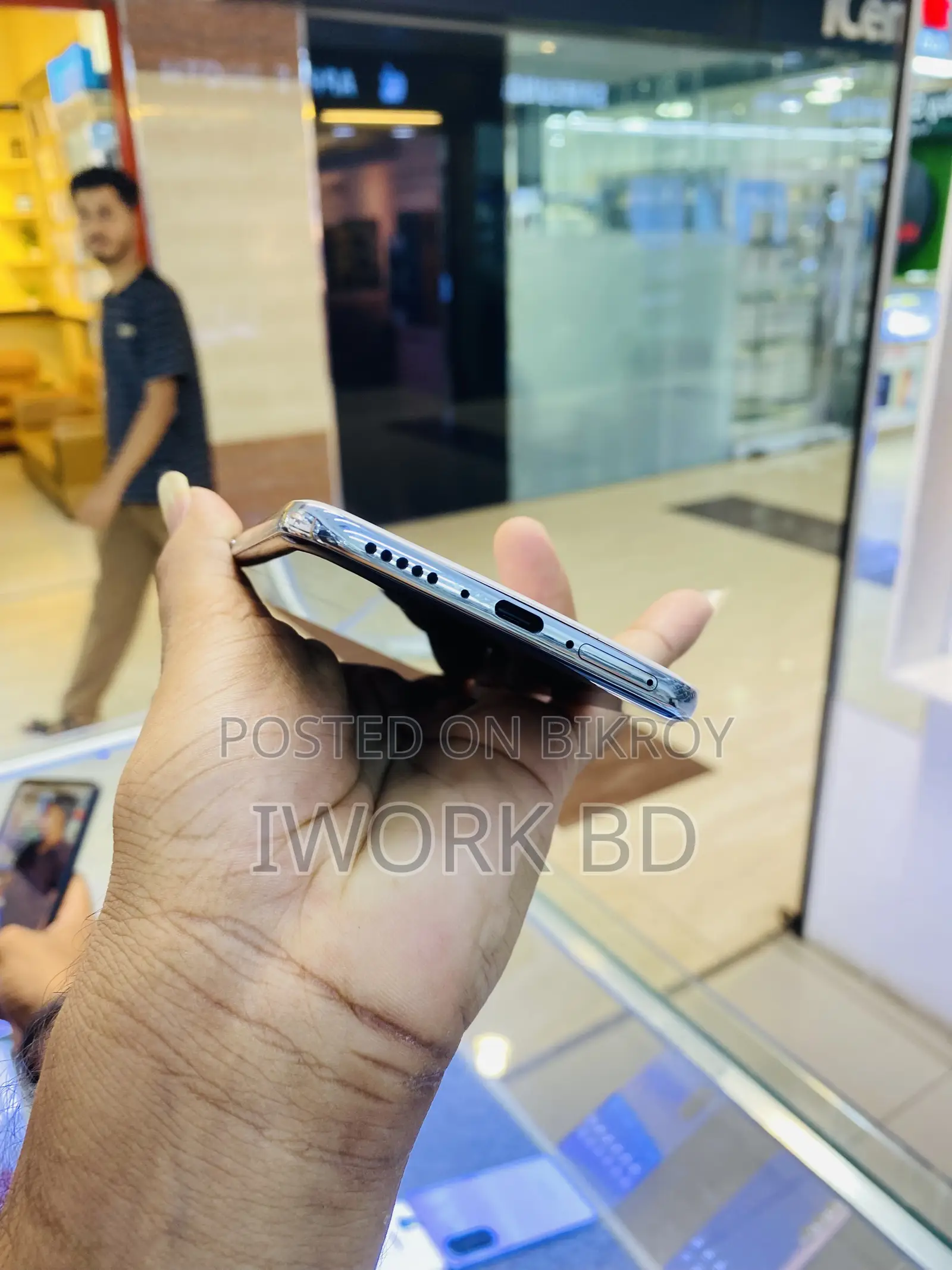 New Vivo V50e 128 GB Silver