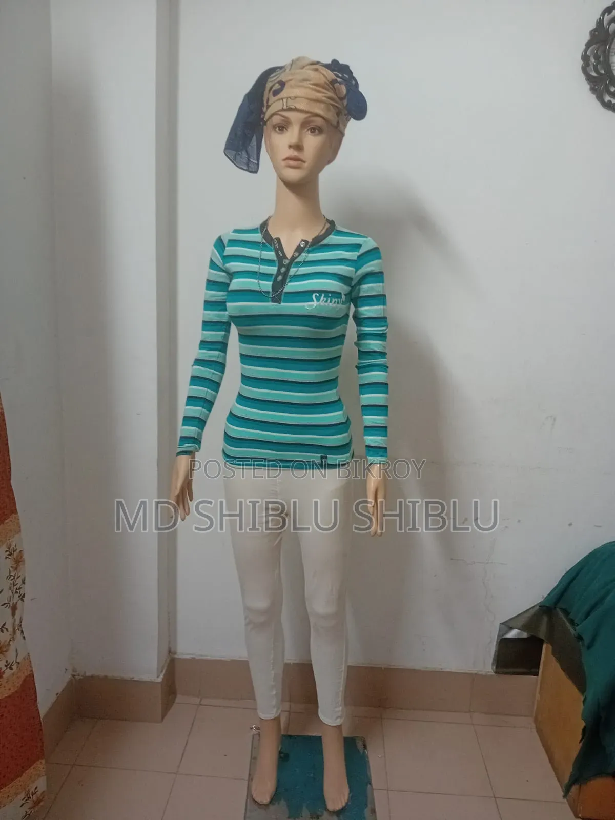 পোশাক ডিসপ্লে দেওয়ার প্লাস্টিকের ডল