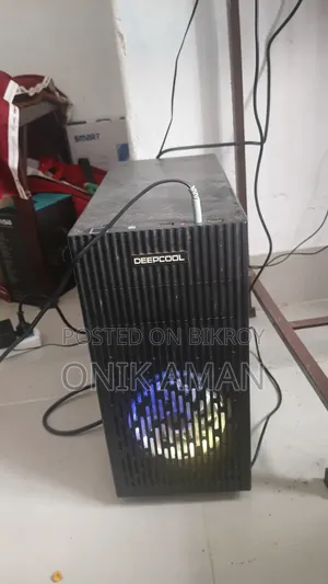 Desktop Computer 12GB AMD Ryzen 3 SSD 128GB