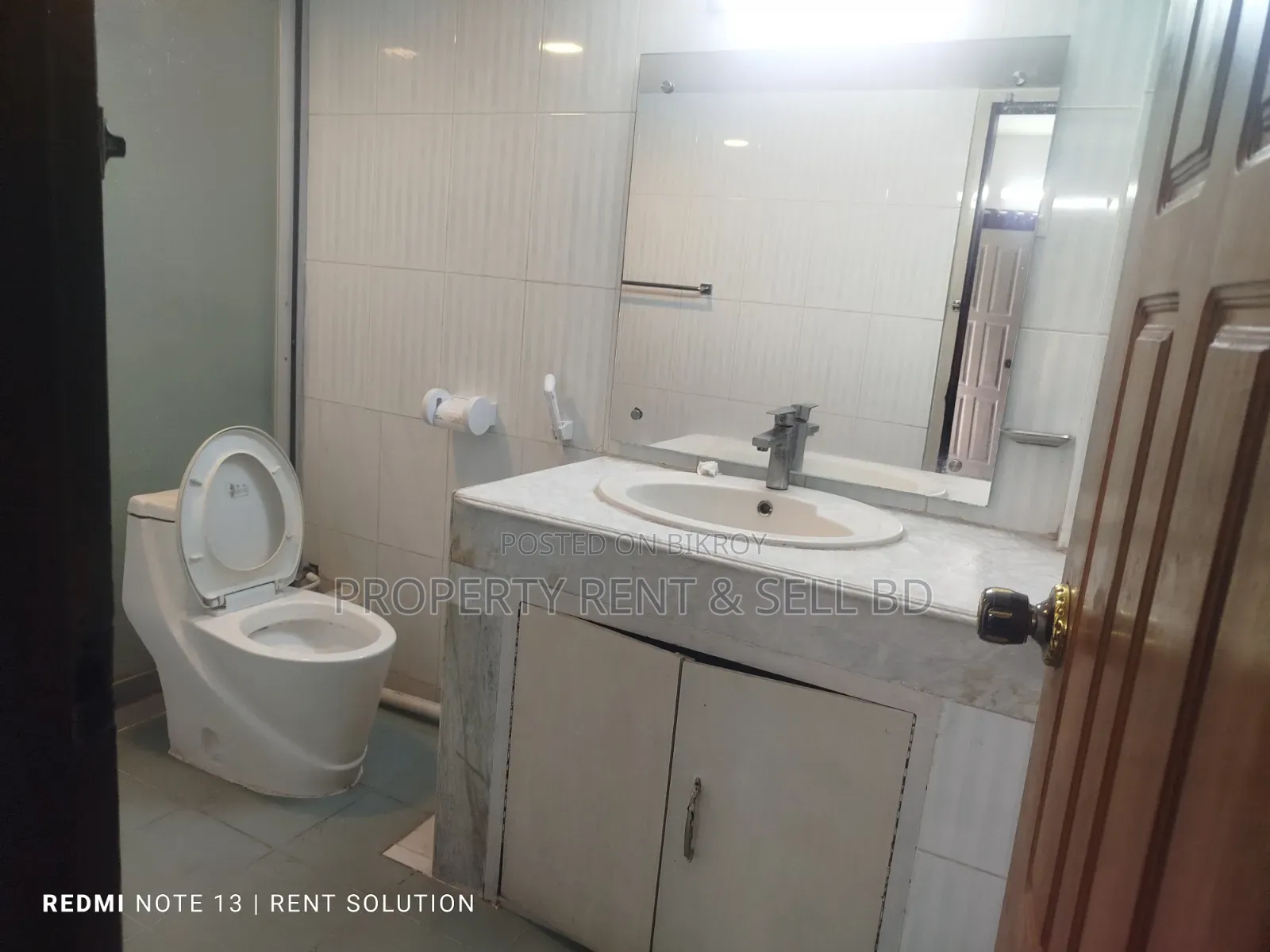 Furnished 4-Bedroom Apartment in Banani for Sale