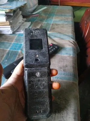 ক্যাট বি২৬ কালো