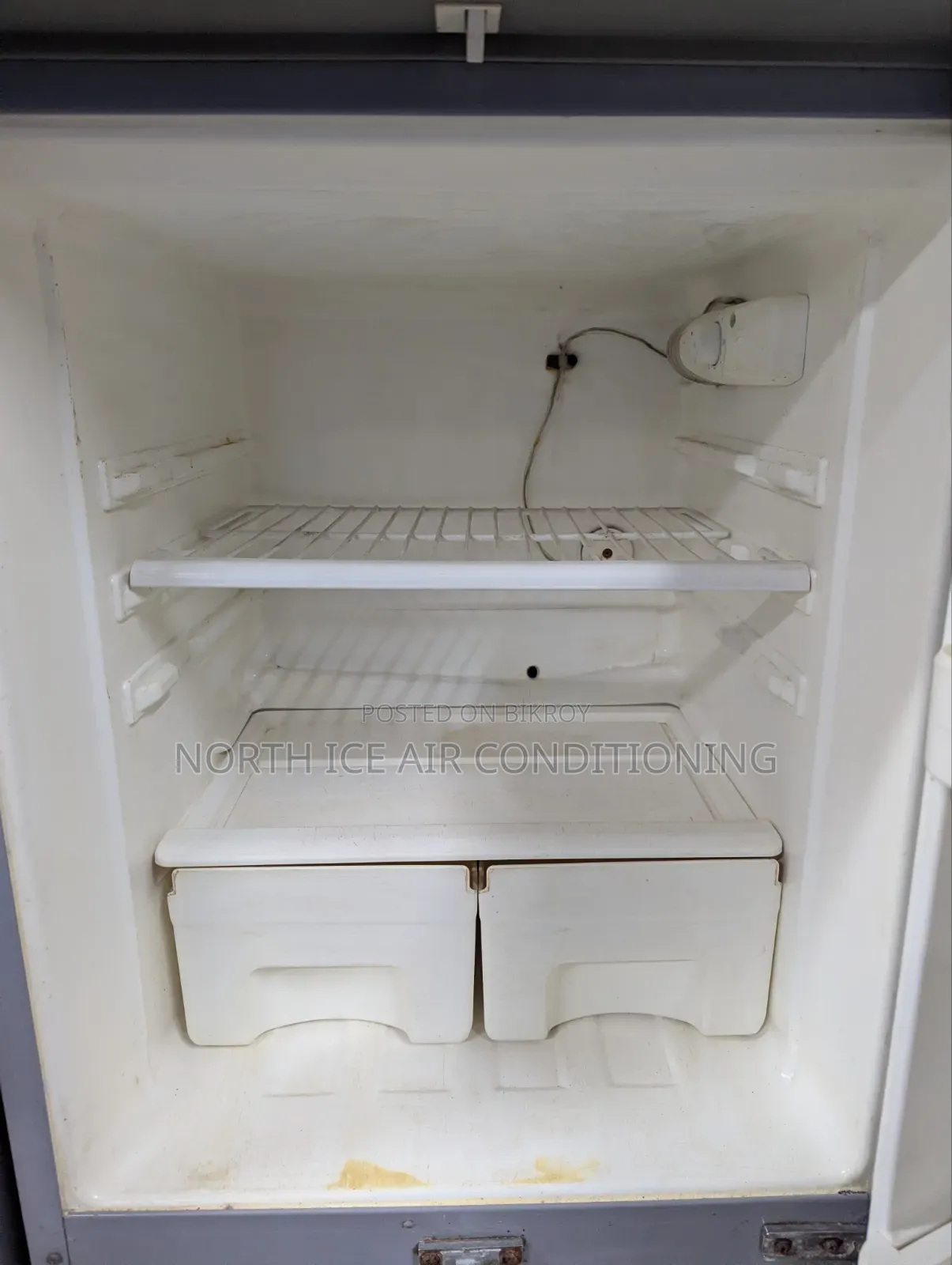 Walton Silver,gray Colour Frost 207 Ltr.