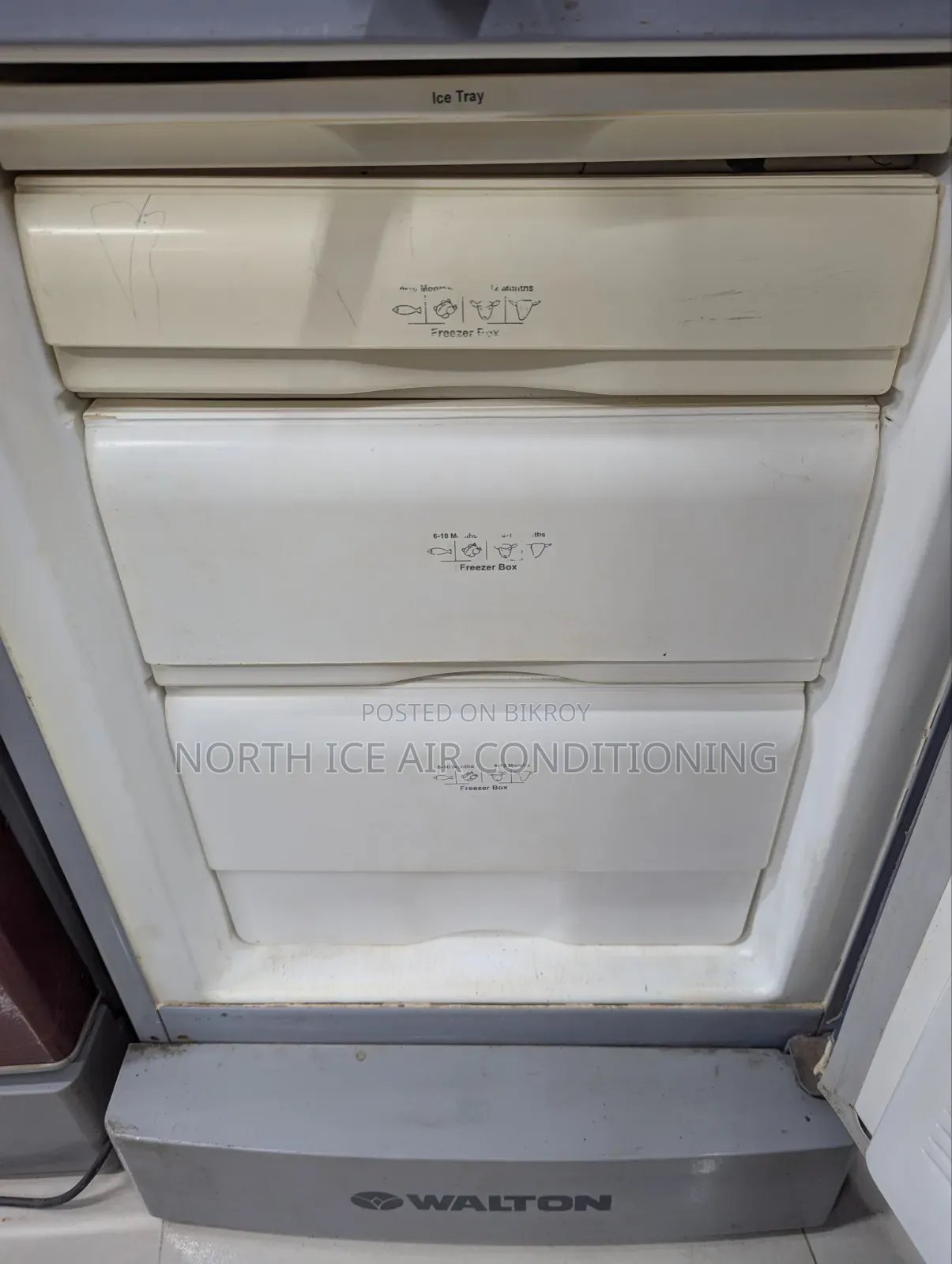 Walton Silver,gray Colour Frost 207 Ltr.
