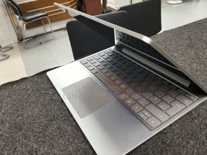 Laptop Microsoft Surface Go 8GB Intel Core I5 SSD 256GB