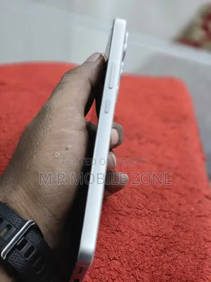 ভিভো ওয়াই ৪০০ ১২৮ জিবি হোয়াইট