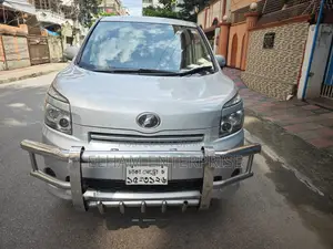 Toyota Voxy ZS Kirameki II 2-Wheel Drive 7-Seater 2009 Silver