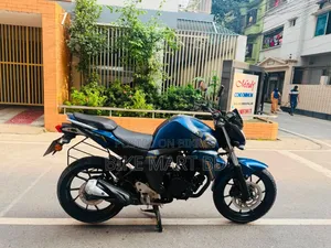 ইয়ামাহা এফজেডএস ভি২ ২০১৯ নীল