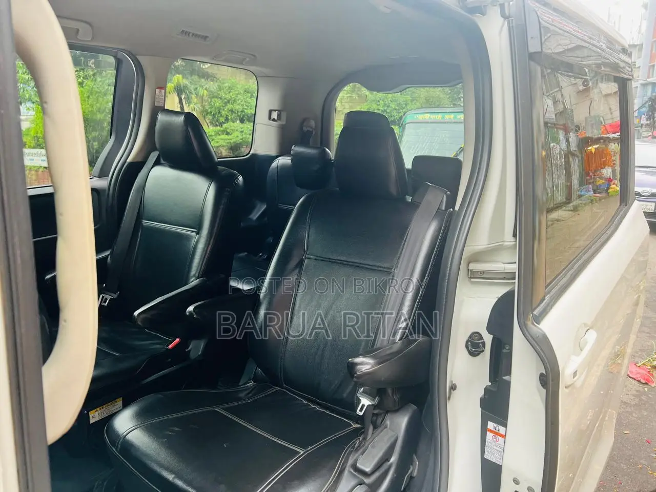 Toyota Noah 1.8 FWD Hybrid (৭ সিটার) ২০১৫ পার্ল